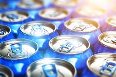 Metallcans med förnyande drinkar för sodavatten stock illustrationer Metallcans med förnyande drinkar för sodavatten stock illustrationer
