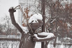 Metallskulptur eines Jungen stockfotografie Metallskulptur eines Jungen stockfotografie