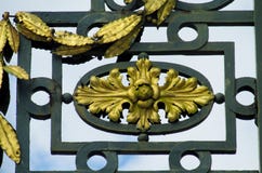 Metalu ogrodzenie z ornamentem obrazy royalty free Metalu ogrodzenie z ornamentem obrazy royalty free
