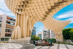 Metropol遮阳伞是一个木结构被找出的plaza De La恩卡纳西翁广场 老处所的塞维利亚 西班牙编辑类库存图片 图片