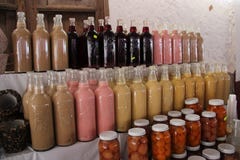 Mexicaanse dranken en vruchten in flessen royalty-vrije stock fotografie Mexicaanse dranken en vruchten in flessen royalty-vrije stock fotografie