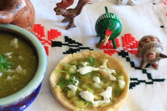 Mexicaanse Salsa Verde Gordita en kleidieren stock afbeeldingen Mexicaanse Salsa Verde Gordita en kleidieren stock afbeeldingen
