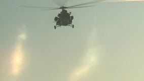 Mi-8 ελικόπτερο που προσγειώνεται σε μια ηλιόλουστη χειμερινή ημέρα απόθεμα βίντεο Mi-8 ελικόπτερο που προσγειώνεται σε μια ηλιόλουστη χειμερινή ημέρα απόθεμα βίντεο