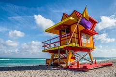 Miami Beach-Leibwächter Stand im Florida-Sonnenschein stockfoto Miami Beach-Leibwächter Stand im Florida-Sonnenschein stockfoto