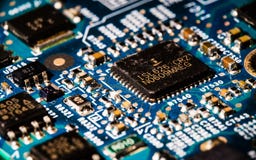 Microchip op motherboard royalty-vrije stock afbeelding Microchip op motherboard royalty-vrije stock afbeelding