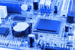 Microprocessore integrato del microchip a semiconduttore sul rappresentante blu del circuito dello scie del computer e di industr fotografia stock Microprocessore integrato del microchip a semiconduttore sul rappresentante blu del circuito dello scie del computer e di industr fotografia stock