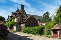 Middeleeuws dorpshuis in Frankrijk stock foto Middeleeuws dorpshuis in Frankrijk stock foto