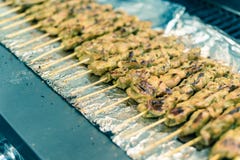 Mieszany tradycyjny satay jedzenie przy azjaty rynkiem w Ameryka obraz stock Mieszany tradycyjny satay jedzenie przy azjaty rynkiem w Ameryka obraz stock