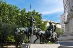 Miguel Cervantes zabytek - Przywdziewa Quijote Panza i Sancho, Madryt obrazy royalty free Miguel Cervantes zabytek - Przywdziewa Quijote Panza i Sancho, Madryt obrazy royalty free