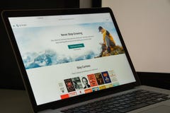Milaan, Italië - Augustus 10, 2017: De homepage van de Scribdwebsite Het is a stock afbeeldingen Milaan, Italië - Augustus 10, 2017: De homepage van de Scribdwebsite Het is a stock afbeeldingen