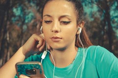Millenial поколения соединенное везде стоковые изображения rf Millenial поколения соединенное везде стоковые изображения rf