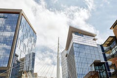 Milleniumbron p? allm?nningar parkerar i Denver, Colorado arkivbilder Milleniumbron p? allm?nningar parkerar i Denver, Colorado arkivbilder