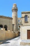 Minaret van Juma-Moskee in Baku, Azerbeidzjan stock fotografie Minaret van Juma-Moskee in Baku, Azerbeidzjan stock fotografie