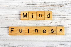 mindfulness сделанный с деревянной концепцией блоков Йога, преуспевает, непредубеждённый Стоковая Фотография RF mindfulness сделанный с деревянной концепцией блоков Йога, преуспевает, непредубеждённый Стоковая Фотография RF