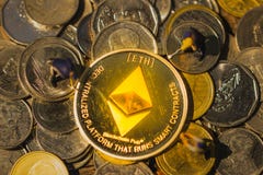 Mineração de Ethereum e mina ETH imagem de stock Mineração de Ethereum e mina ETH imagem de stock