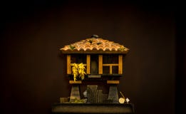 Miniatuurschuur op zwarte achtergrond stock afbeeldingen Miniatuurschuur op zwarte achtergrond stock afbeeldingen