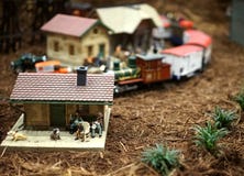Miniatuurstad en treinscène royalty-vrije stock foto Miniatuurstad en treinscène royalty-vrije stock foto