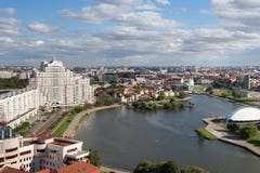 MINSK, BELARUS - 15 AOÛT 2016 : Vue aérienne de la partie du sud de Minsk photos libres de droits MINSK, BELARUS - 15 AOÛT 2016 : Vue aérienne de la partie du sud de Minsk photos libres de droits
