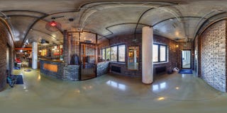 MINSK, BELARUS - AVRIL 2017 : plein panorama sans couture 360 degrés de vue d'angle dans le vestiaire intérieur et réception dans photographie stock MINSK, BELARUS - AVRIL 2017 : plein panorama sans couture 360 degrés de vue d'angle dans le vestiaire intérieur et réception dans photographie stock
