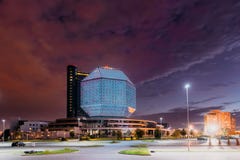 Minsk, Wit-Rusland Nationale Bibliotheek in de Zonsondergangtijd van de de Zomeravond royalty-vrije stock afbeeldingen Minsk, Wit-Rusland Nationale Bibliotheek in de Zonsondergangtijd van de de Zomeravond royalty-vrije stock afbeeldingen