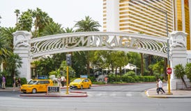 Mirażowi -, 2017 wejście Las Vegas, LAS VEGAS, NEVADA, KWIECIEŃ 23 - obraz royalty free Mirażowi -, 2017 wejście Las Vegas, LAS VEGAS, NEVADA, KWIECIEŃ 23 - obraz royalty free