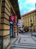 Mitte für den Verkauf und die Bereitstellung von Telekommunikationsdiensten in Prag stockfoto Mitte für den Verkauf und die Bereitstellung von Telekommunikationsdiensten in Prag stockfoto
