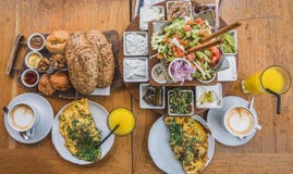 Mittelmeerfrühstück lizenzfreies stockfoto Mittelmeerfrühstück lizenzfreies stockfoto
