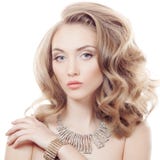 Mode-Porträt der schönen Luxusfrau mit dem Schmuck lokalisiert stockfoto Mode-Porträt der schönen Luxusfrau mit dem Schmuck lokalisiert stockfoto