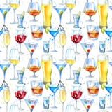 Modello senza cuciture di uno shampagne, di un martini, di un whiskey, di una vodka, di un vino, di un liquore, di una birra, di illustrazione vettoriale Modello senza cuciture di uno shampagne, di un martini, di un whiskey, di una vodka, di un vino, di un liquore, di una birra, di illustrazione vettoriale