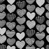 Modello senza cuciture disegnato a mano di vettore dei cuori Forme bianche del cuore su fondo nero Progettazione monocromatica Co illustrazione di stock Modello senza cuciture disegnato a mano di vettore dei cuori Forme bianche del cuore su fondo nero Progettazione monocromatica Co illustrazione di stock