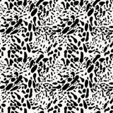 Modelo inconsútil de imitación blanco y negro de la piel animal stock de ilustración Modelo inconsútil de imitación blanco y negro de la piel animal stock de ilustración