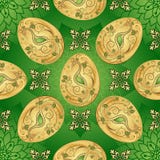 Modelo verde inconsútil de Pascua con los huevos de oro libre illustration Modelo verde inconsútil de Pascua con los huevos de oro libre illustration