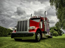 Modern Semi Truck Royalty Free Stock Photos Modern Semi Truck Royalty Free Stock Photos