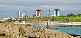 Moderne High-Rise Flatblokken - Plymouth, Engeland royalty-vrije stock afbeelding Moderne High-Rise Flatblokken - Plymouth, Engeland royalty-vrije stock afbeelding
