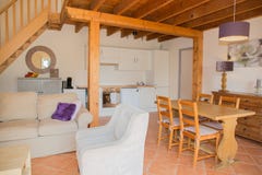 Modernes Wohnzimmer In Weisse Helle Farben Stockbild Bild Von Auslegung Kissen 78465605