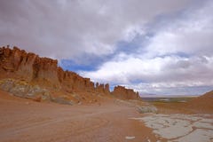 Moines en pierre de Pacana de formation, Monjes De La Pacana, la pierre indienne, près de Salar De Tara, réserve nationale de fla images libres de droits Moines en pierre de Pacana de formation, Monjes De La Pacana, la pierre indienne, près de Salar De Tara, réserve nationale de fla images libres de droits