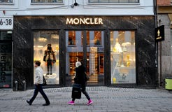 moncler finance