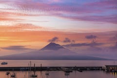 Montagem Pico no nascer do sol