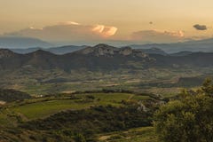 Montanhas de Corbieres, França imagem de stock Montanhas de Corbieres, França imagem de stock