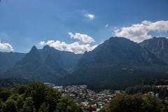 Montanhas em Busteni, Romênia imagens de stock Montanhas em Busteni, Romênia imagens de stock