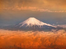 Montaña de Fuji en puesta del sol Montaña de Fuji en puesta del sol
