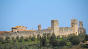 Monteriggioni, Сиена, Италия Ландшафт трутня воздушный чудесной средневековой деревни Италия Тоскана стоковое изображение Monteriggioni, Сиена, Италия Ландшафт трутня воздушный чудесной средневековой деревни Италия Тоскана стоковое изображение