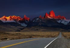 Montez Fitz Roy au lever de soleil, Patagonia, Argentine image stock Montez Fitz Roy au lever de soleil, Patagonia, Argentine image stock