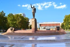 Monument to Heydar Aliyev in the Heydar Aliyev Park stock photography Monument to Heydar Aliyev in the Heydar Aliyev Park stock photography