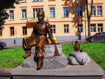 Monument à Yuriy Frants Kulchytsky sur la place de Danylo Halytskyi photo libre de droits Monument à Yuriy Frants Kulchytsky sur la place de Danylo Halytskyi photo libre de droits