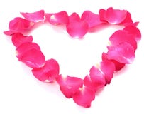 Mooi hart van roze roze die bloemblaadjes op wit worden geïsoleerd royalty-vrije stock afbeeldingen Mooi hart van roze roze die bloemblaadjes op wit worden geïsoleerd royalty-vrije stock afbeeldingen
