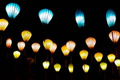 Mooi van het licht van decoratielantaarns in Nachtmarkt van Hoi An, Vietnam stock foto's Mooi van het licht van decoratielantaarns in Nachtmarkt van Hoi An, Vietnam stock foto's