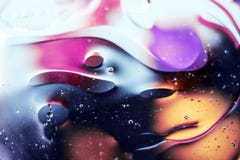 Mooie abstracte ruimteachtergrond, gemengde dalingen en water en olie royalty-vrije stock afbeeldingen Mooie abstracte ruimteachtergrond, gemengde dalingen en water en olie royalty-vrije stock afbeeldingen