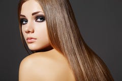 Mooie maniervrouw met lang recht haar Stock Afbeelding Mooie maniervrouw met lang recht haar Stock Afbeelding