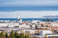 Mooie mening van Reykjavik de winter in de wintertijd van IJsland royalty-vrije stock fotografie Mooie mening van Reykjavik de winter in de wintertijd van IJsland royalty-vrije stock fotografie
